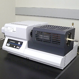 熱膨張率測定装置の写真